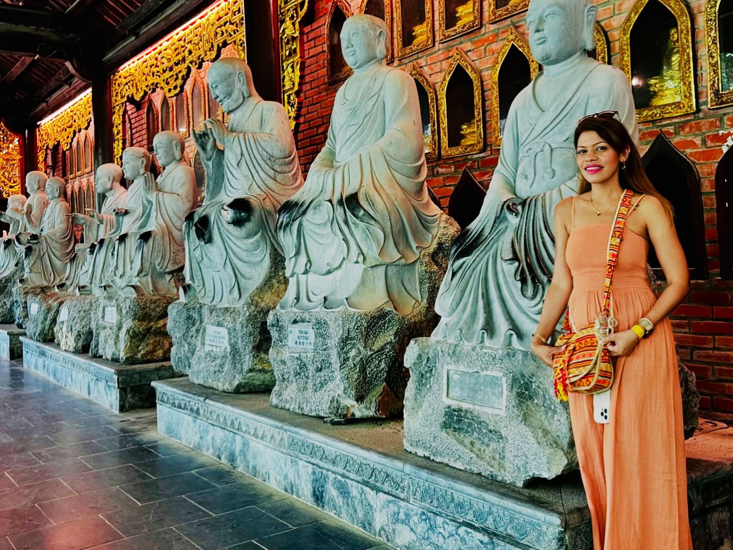 Ninh Binh: Bai Dinh Pagoda and Suoi Gio Waterfall Tour image 3