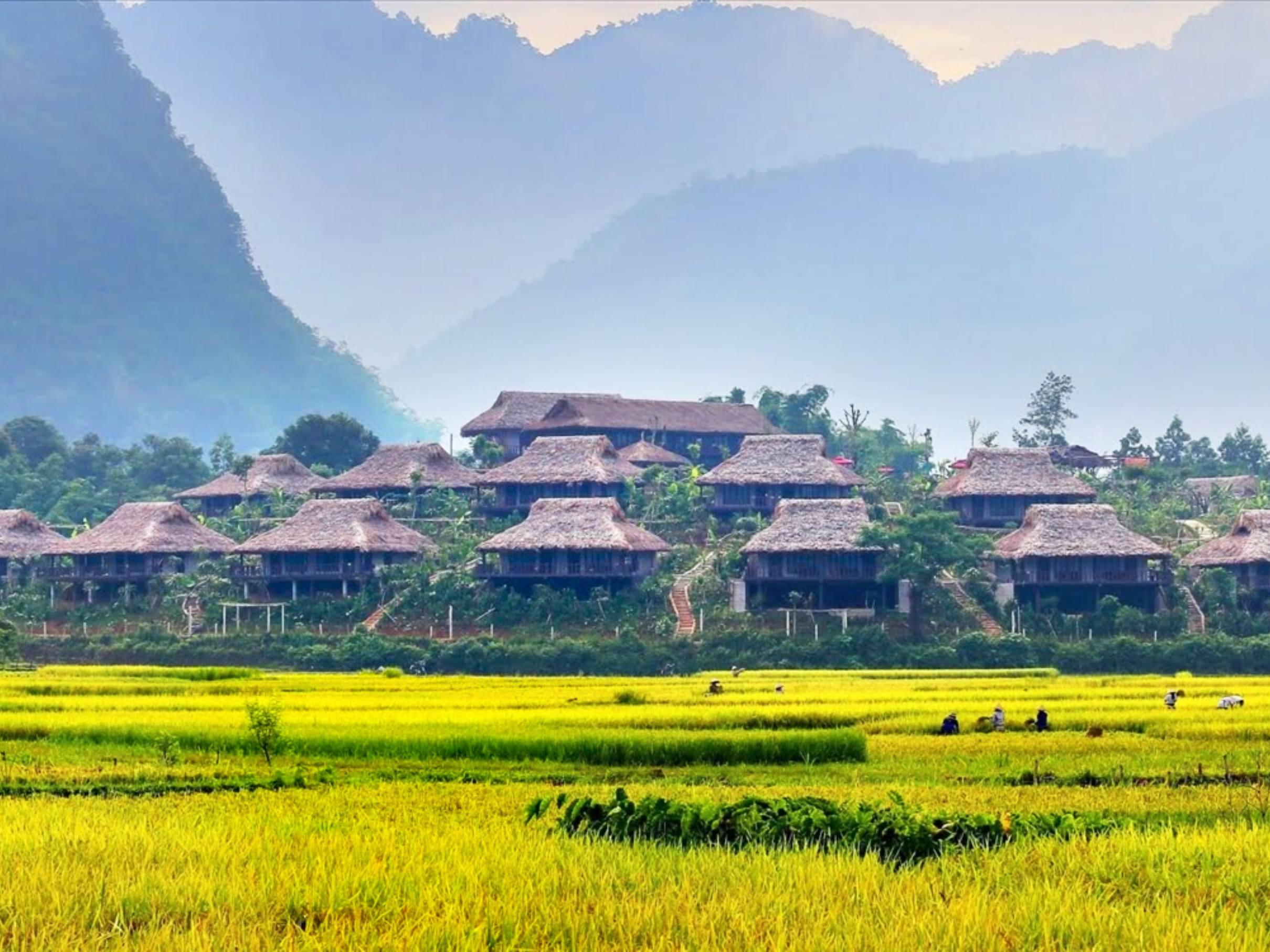 Ninh Binh to Mai Chau: Hidden Waterfall & Nature Transfer image 2