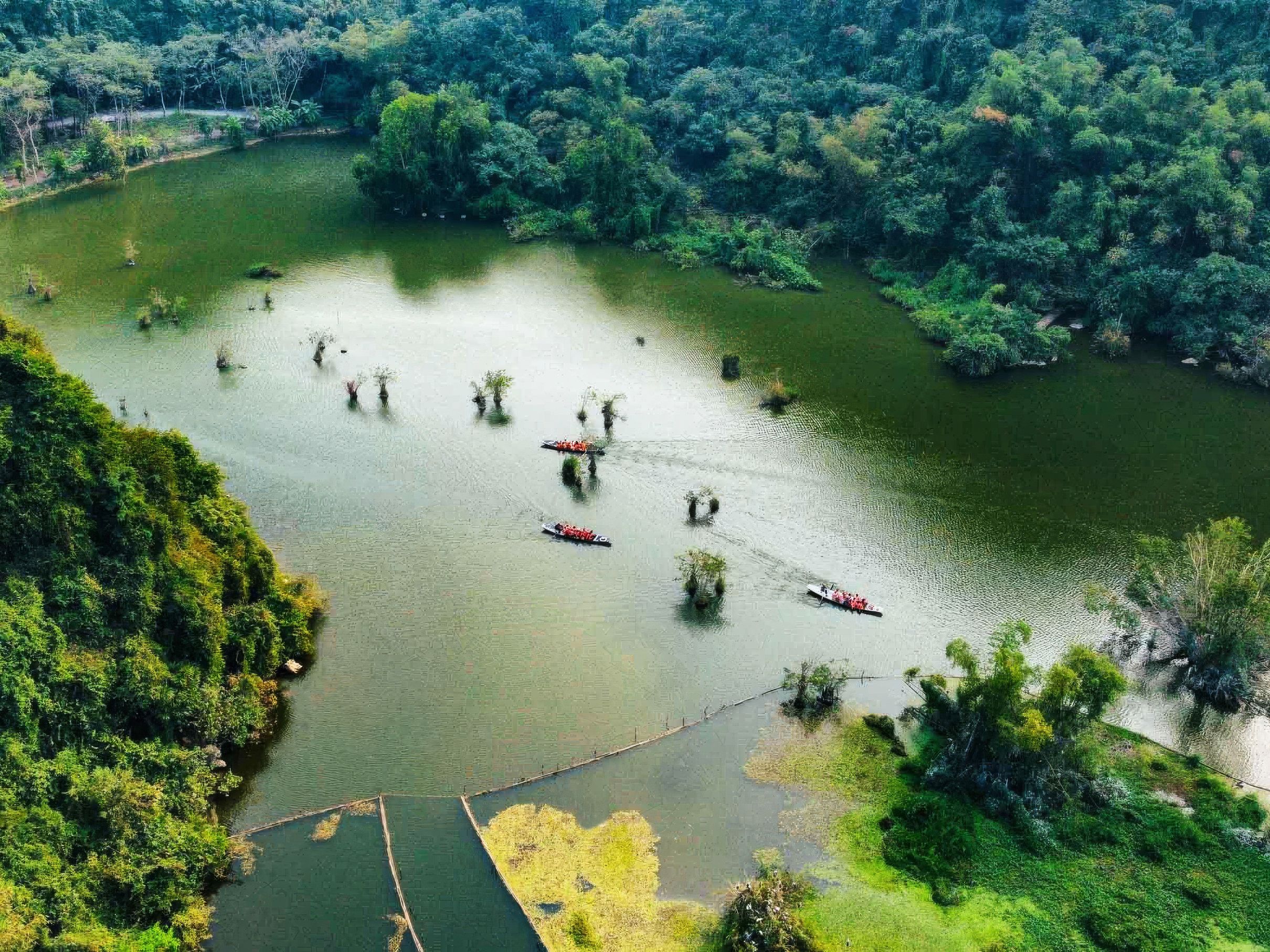 Ninh Binh: Thung Nham Bird Park & Suoi Gio Waterfall Tour image 7