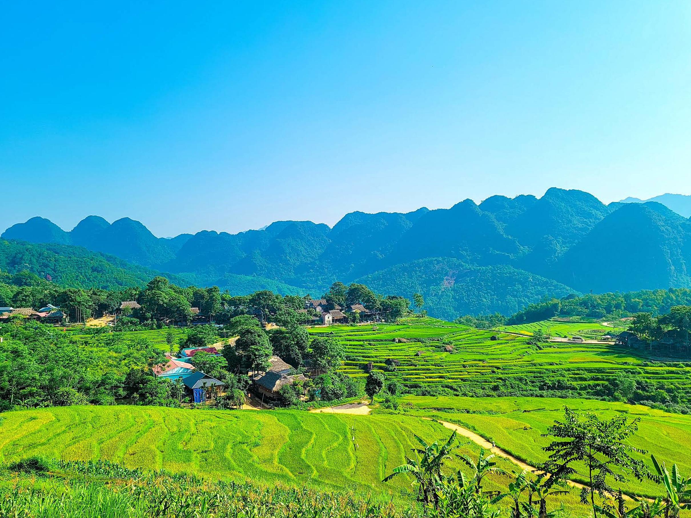 From Pu Luong: Ninh Binh Transfer with Scenic Stop & Lunch image 5