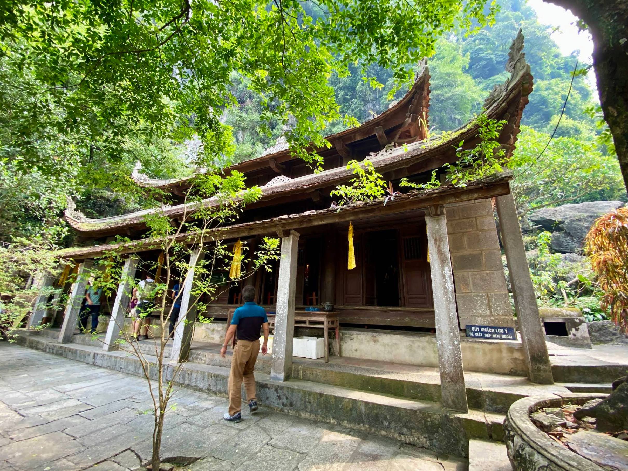 From Ninh Binh : Bich Dong Pagoda & Suoi Gio Waterfall Tour image 6