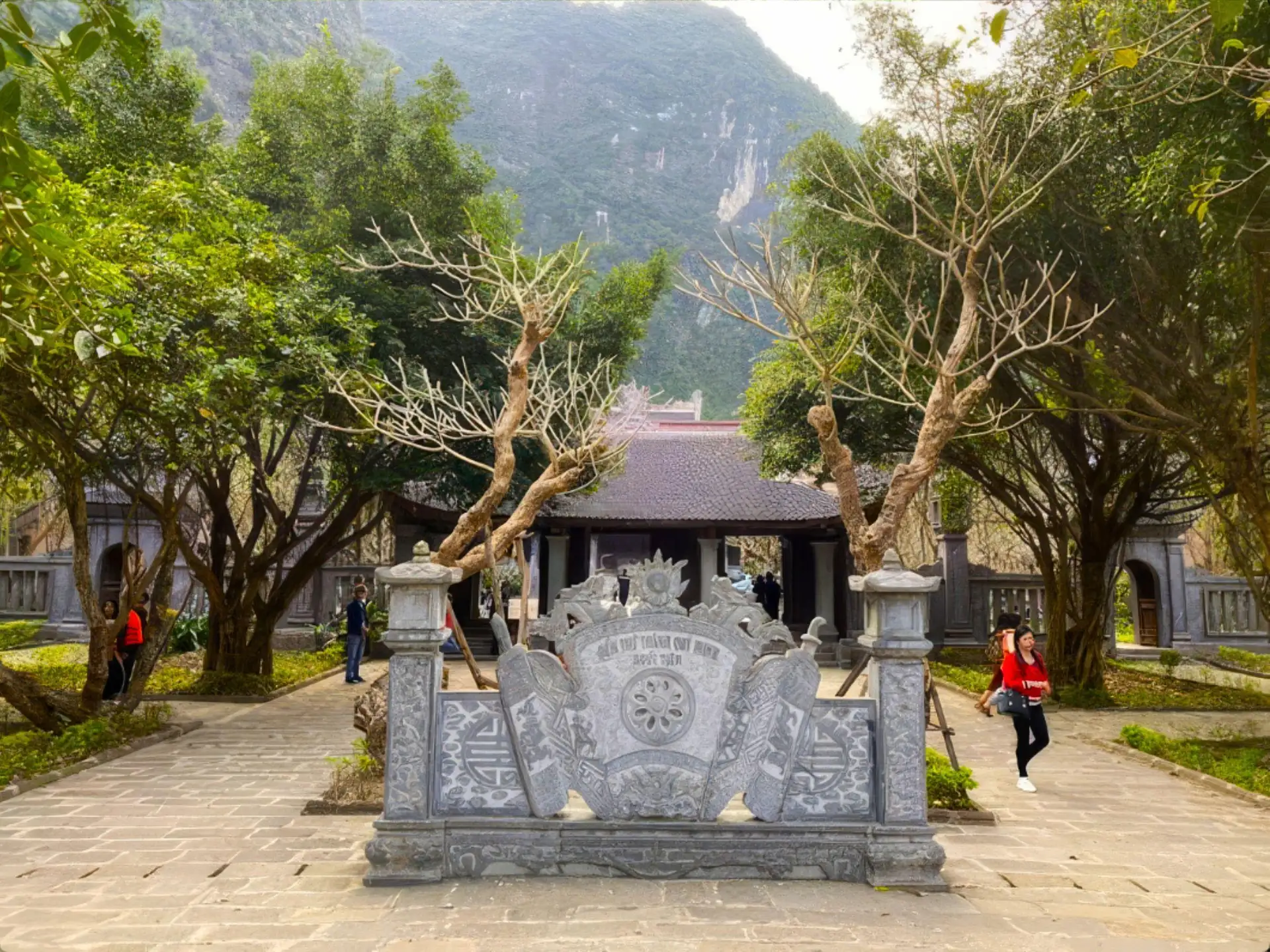 Ninh Binh Jeep Tour: Voi Temple, Sunset & Street Food image 6