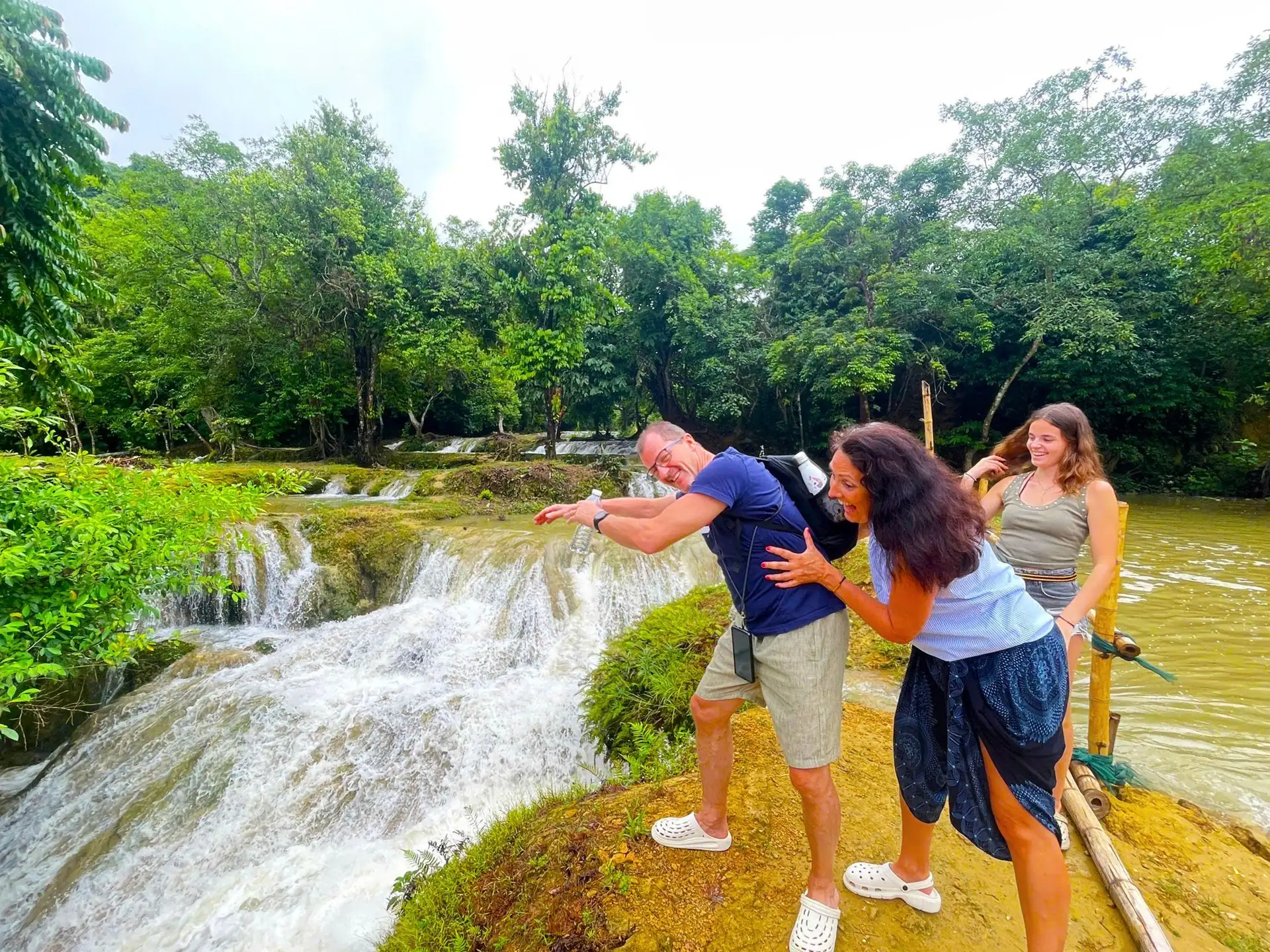 Ninh Binh: Hoa Lu Ancient Town and Suoi Gio Waterfall Tour image 7