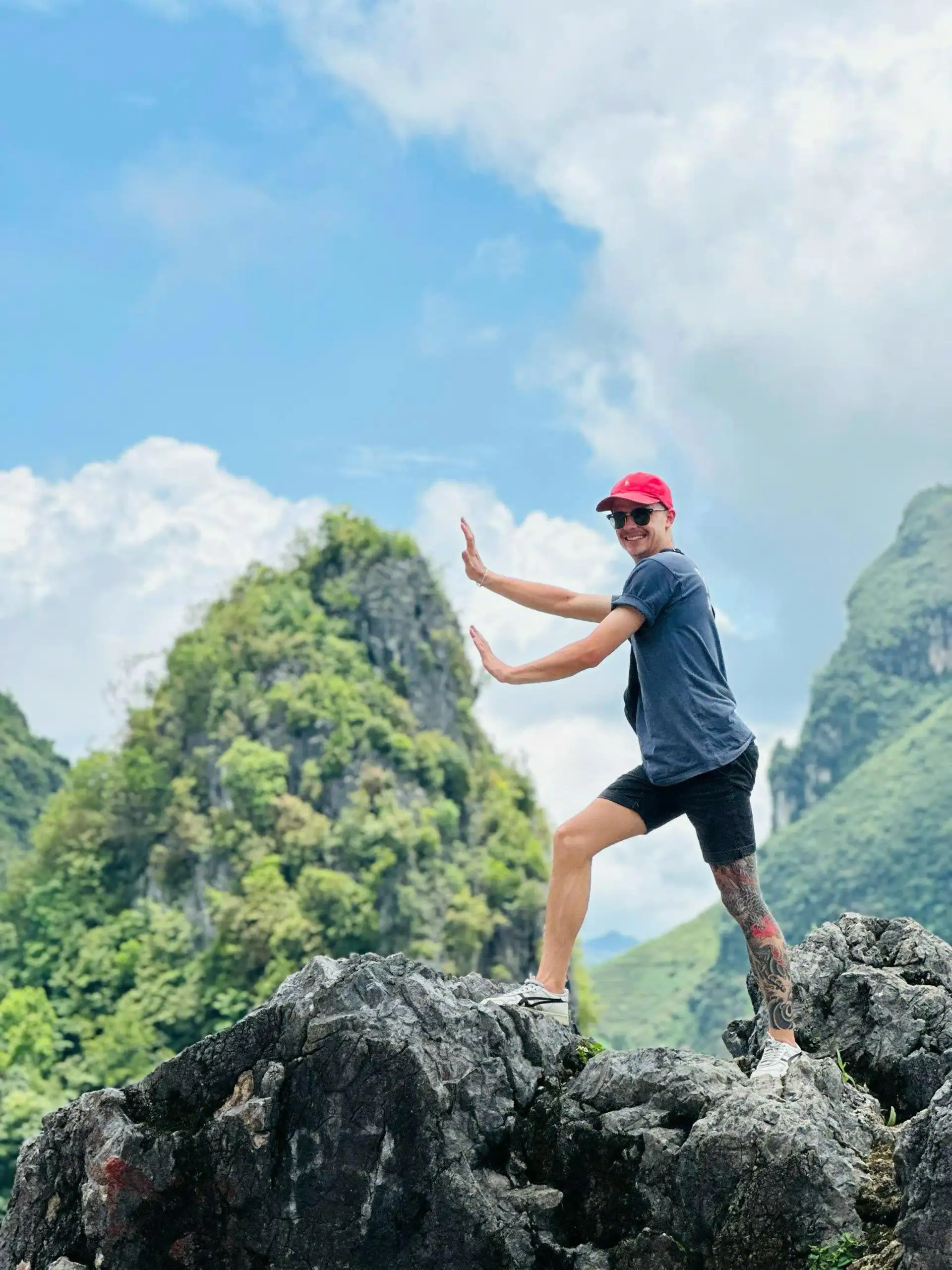 Ninh Binh Jeep Tour with Kayaking & Lunch image 5