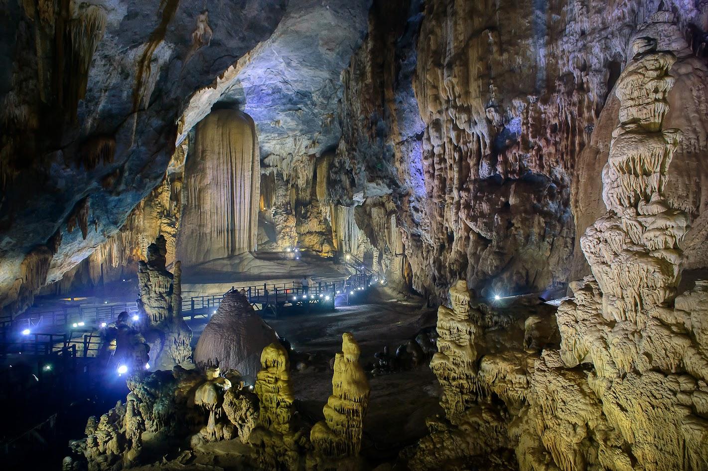 Phong Nha cave - Dark cave 1 Day image 2