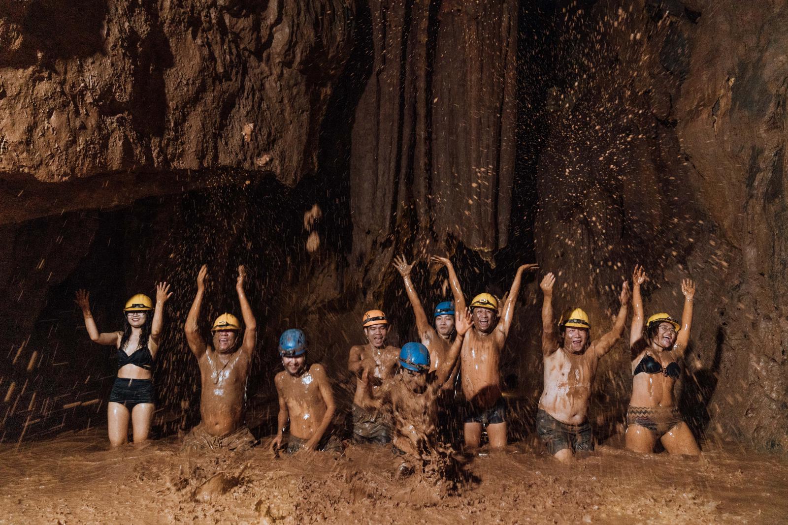 Phong Nha cave - Dark cave 1 Day image 3