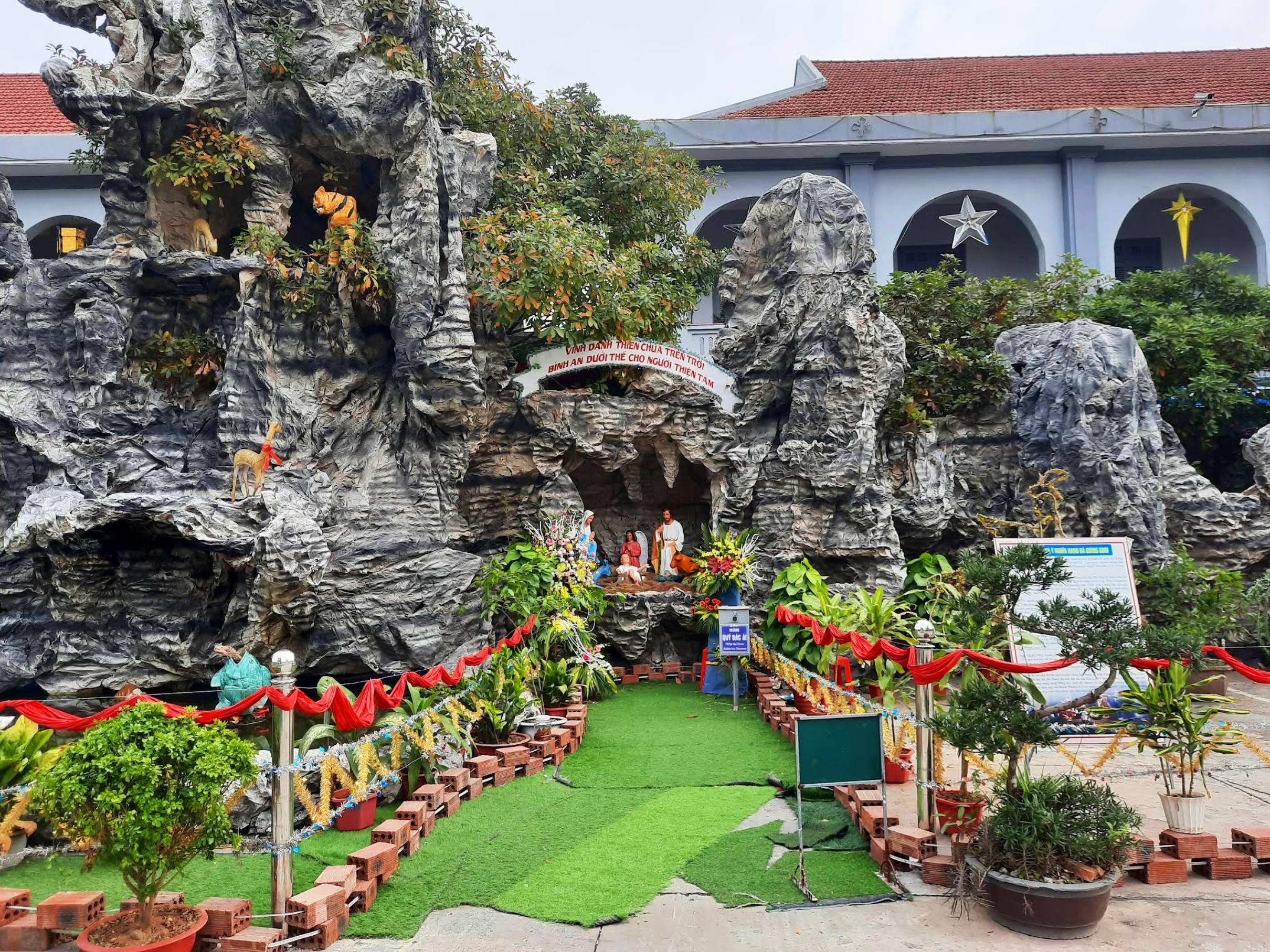 Ninh Binh: Phat Diem Stone Cathedral & Suoi Gio Waterfall image 7