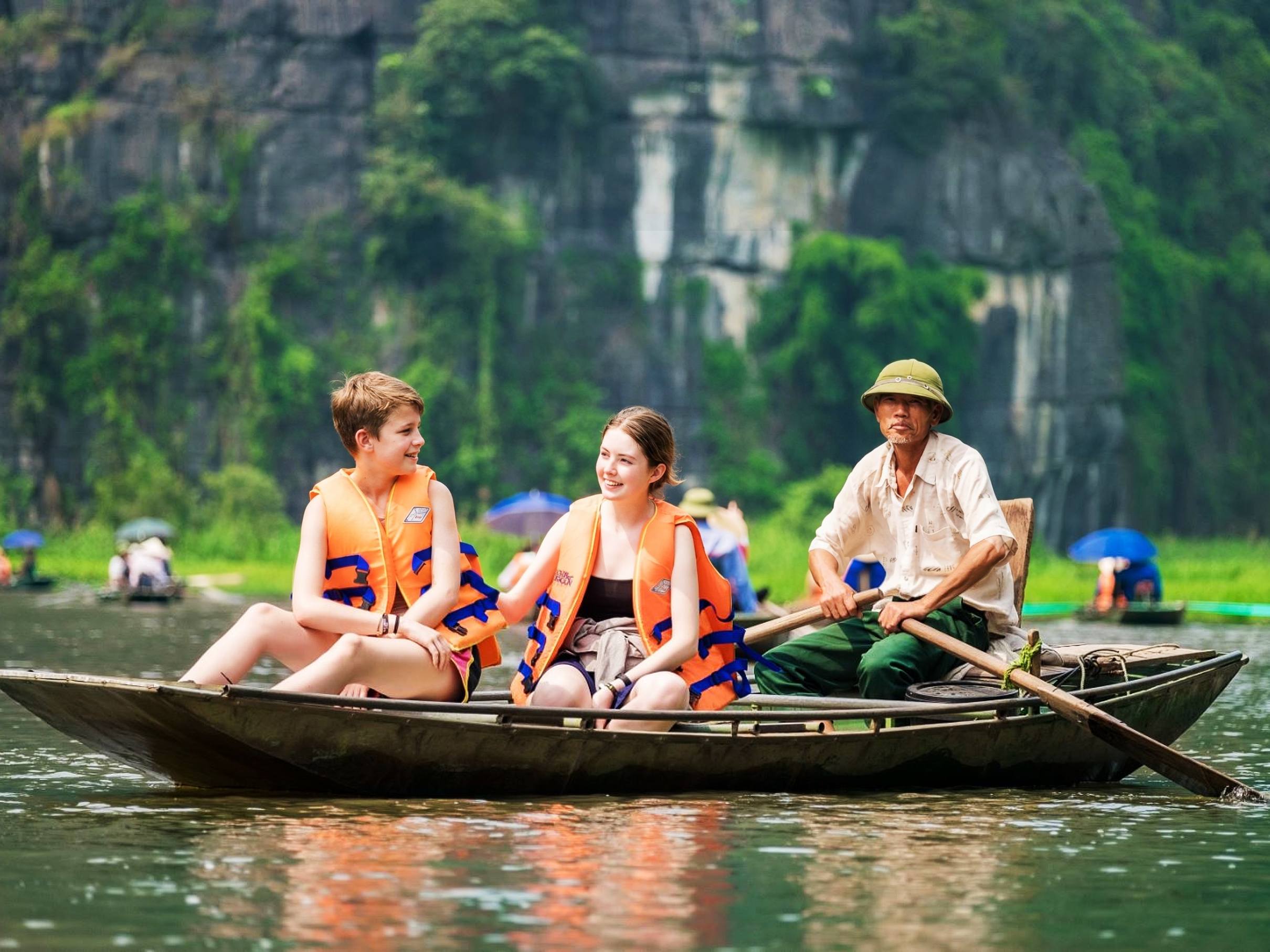 Ninh Binh: Hoa Lu, Trang An, and Suoi Gio Waterfall Tour image 2