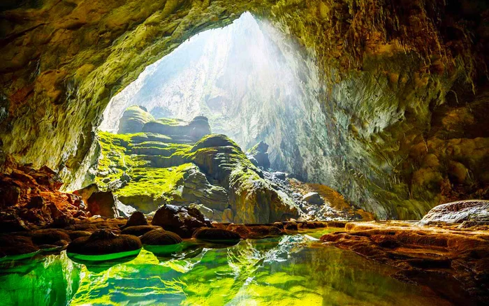 Phong Nha cave - Dark cave 1 Day