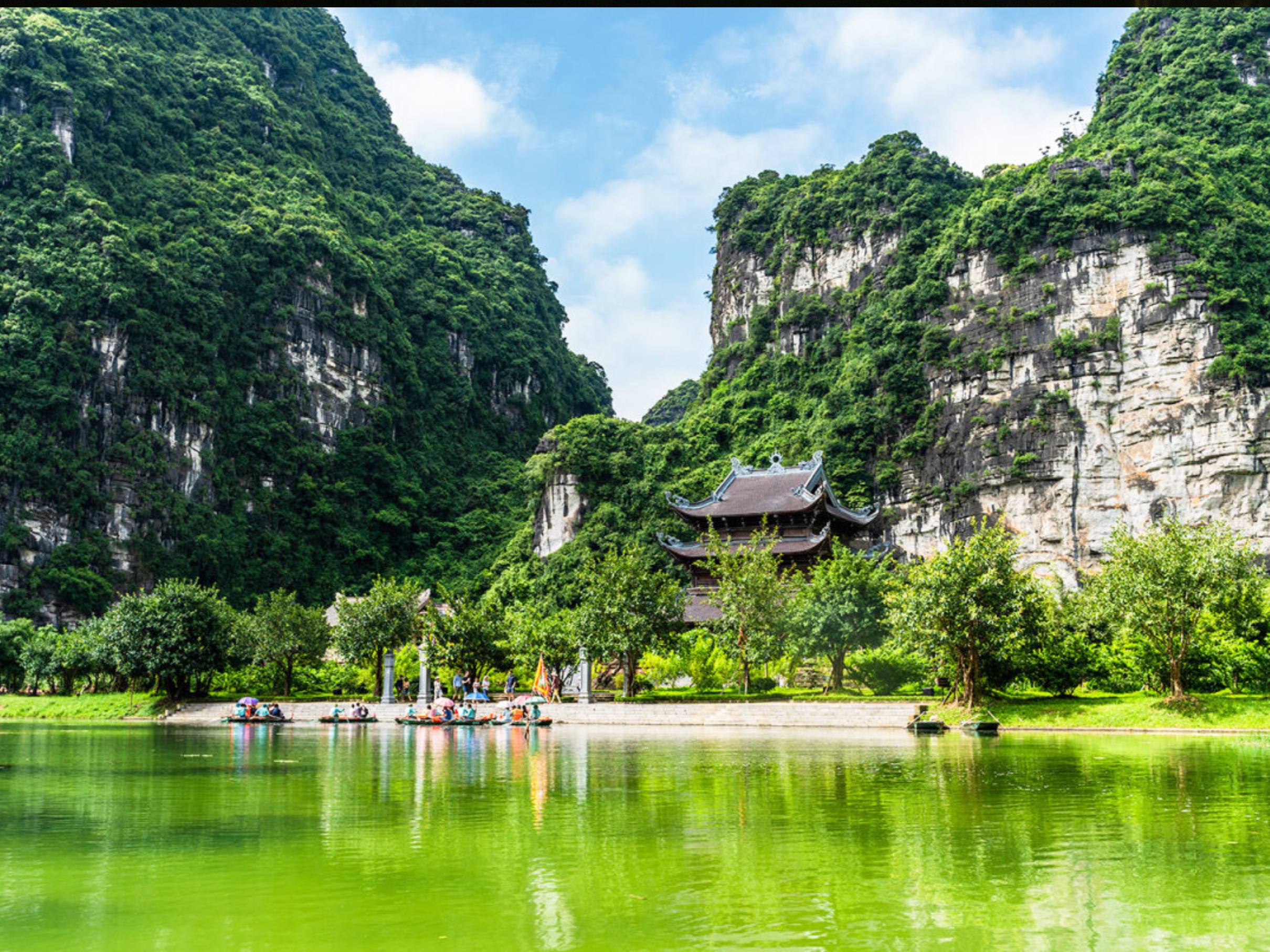 Ninh Binh: Hoa Lu, Trang An, and Suoi Gio Waterfall Tour